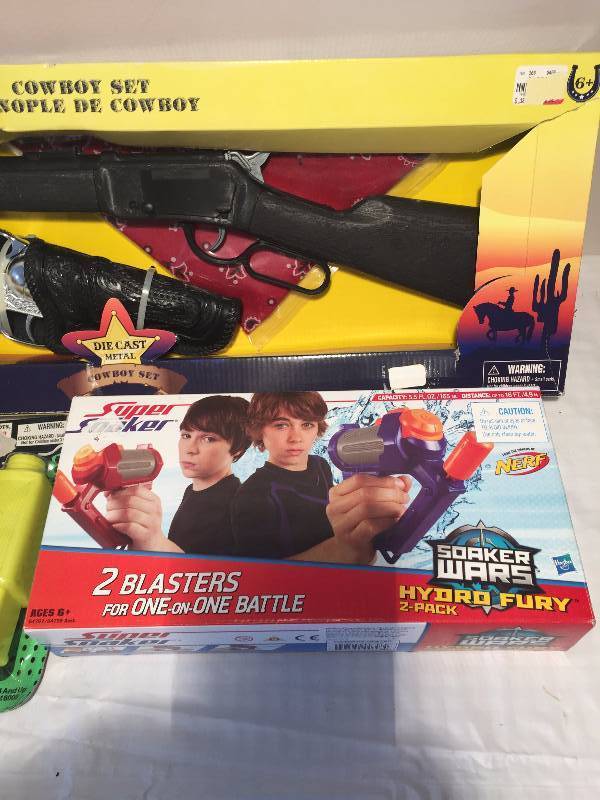 TOY GUNS