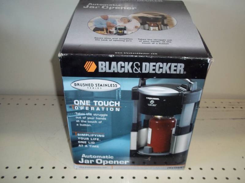 lot 5 image: Black and Decker one touch automatic jar opener