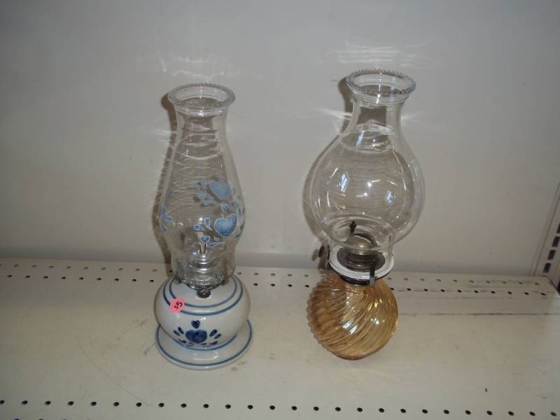 lot 21 image: 2 kerosene lamps