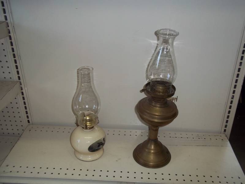 lot 22 image: 2 kerosene lamps