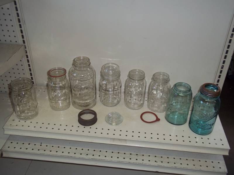 lot 23 image: Lot of 8 Canning Jars  7 Regular Qts, 1 Wide Mouth Qt