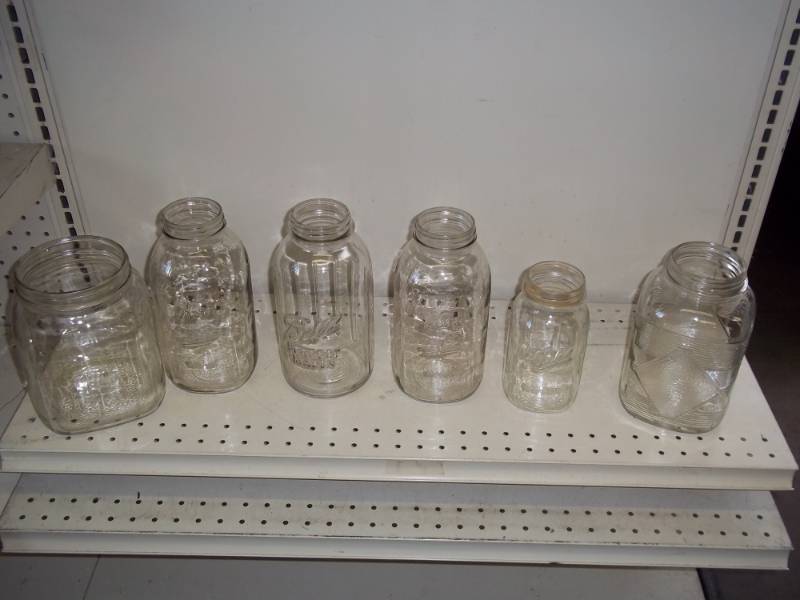 lot 26 image: Lot of 6 Canning Jars  4 Regular Qts, 1 Regular Pint, 1 Wide Mouth
