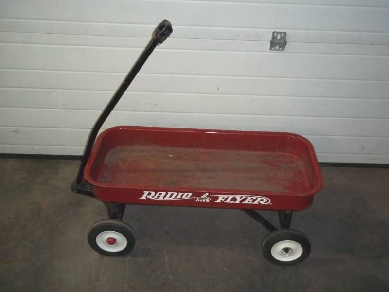 lot 62 image: Radio Flyer wagon