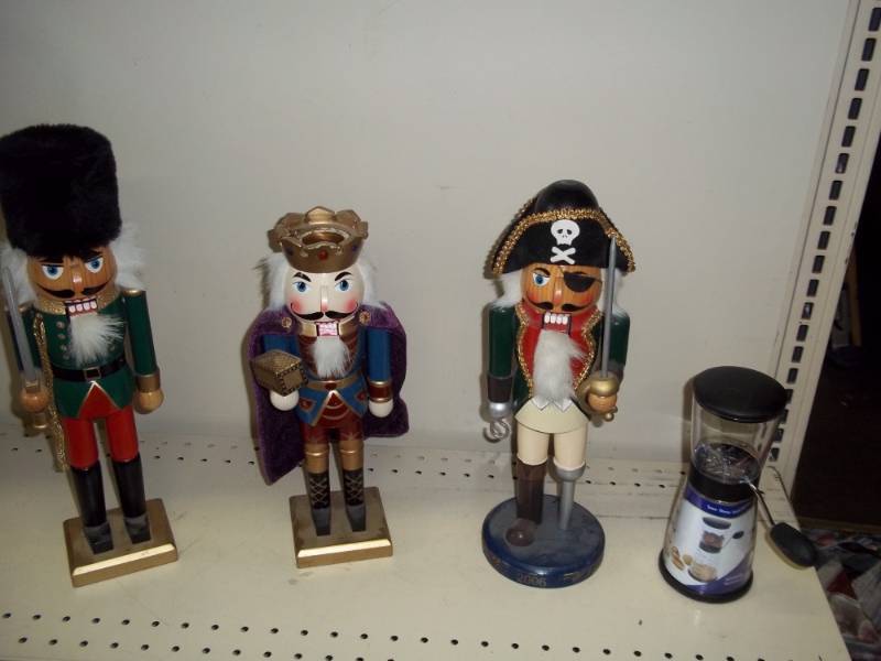 lot 63 image: 3 Nut crackers with nut grinder