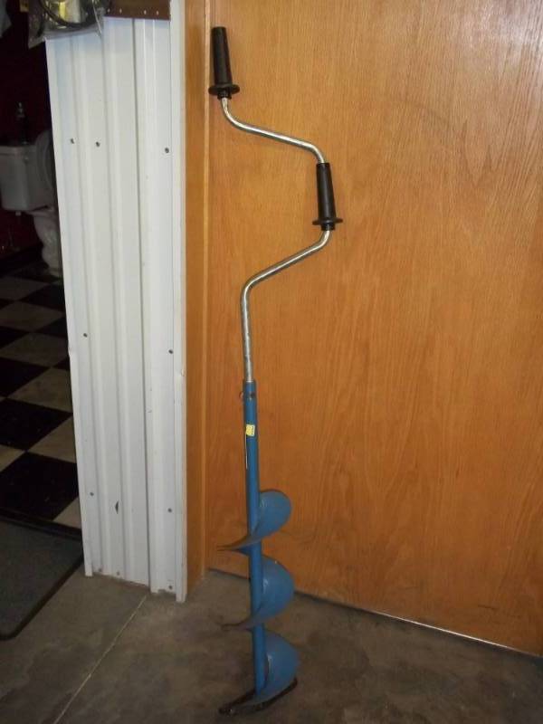 lot 133 image: Jiffy Ice drill