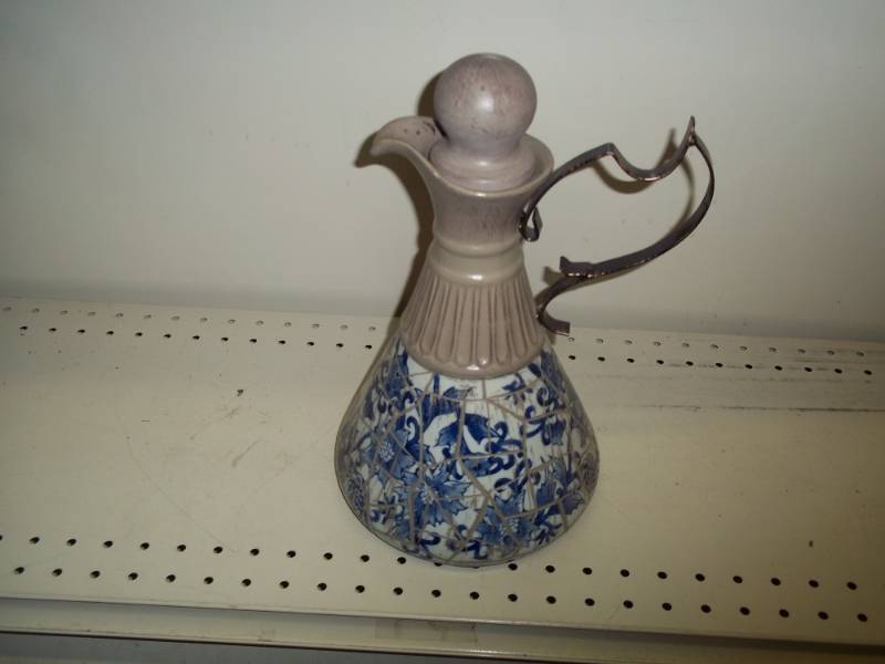 lot 134 image: Dcor picture