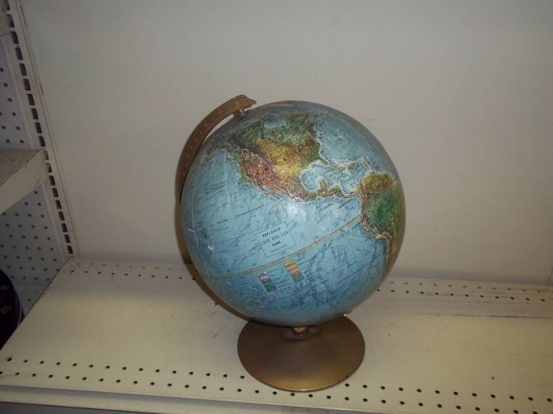 lot 135 image: Globe