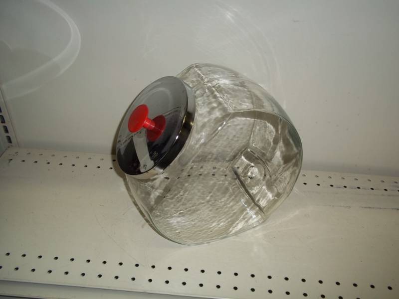 lot 139 image: Large cookie bowl