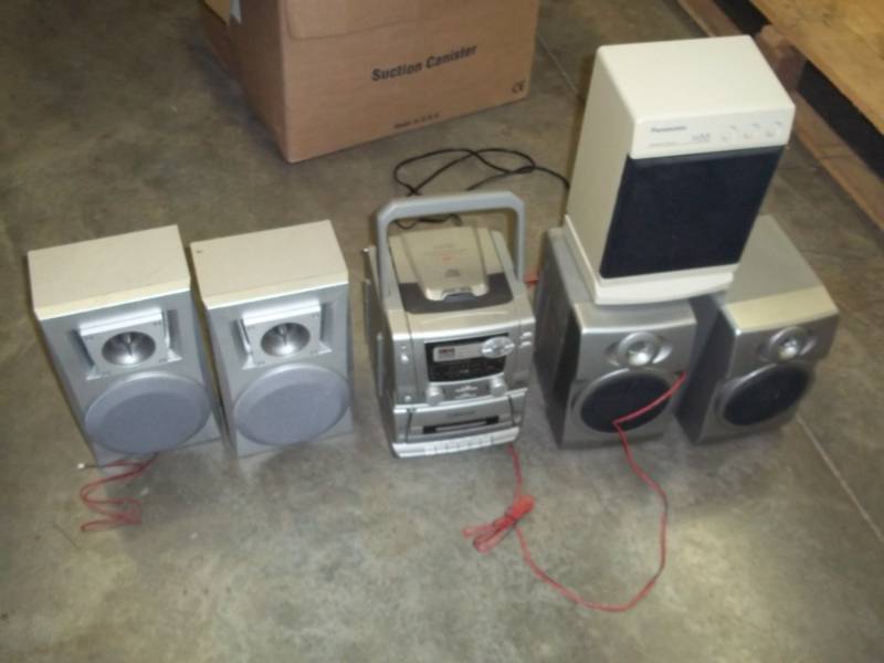 lot 149 image: Stereo system with 5 speakers