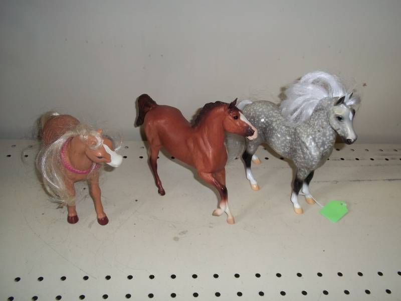 lot 162 image: 3 toy horses
