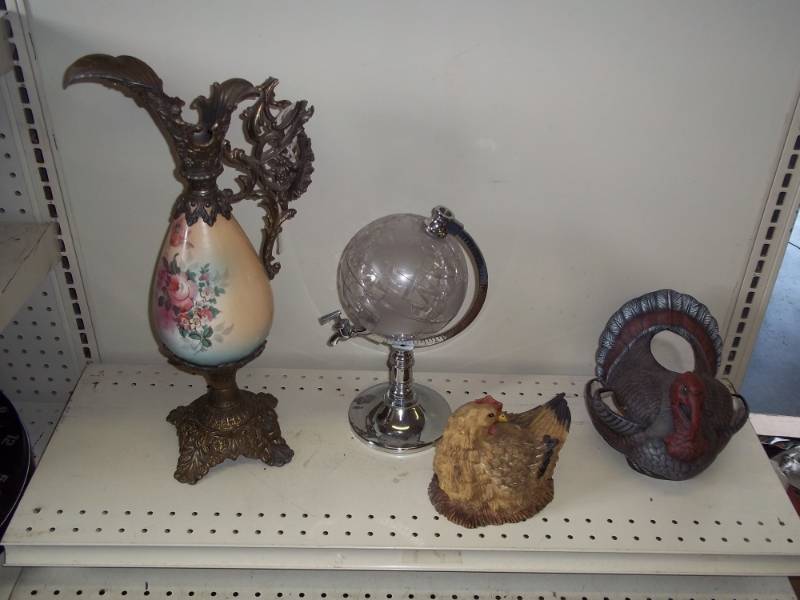 lot 167 image: Globe decanter with chicken, turkey and dcor vase