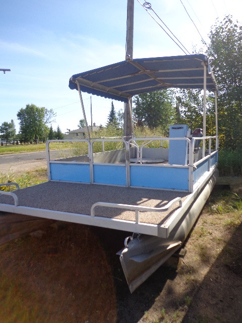 Kayot Pontoon