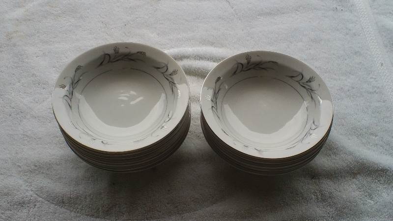 Harmony House dish set