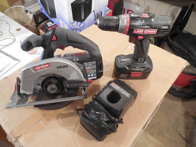 lot 14 image: Craftsman 19.2V Cordless Drill & Saw Combo