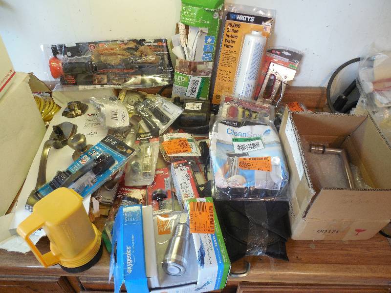 lot 35 image: HANDYMAN LOT OF GOODIES