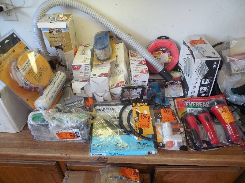 lot 38 image: HANDYMAN LOT OF GOODIES