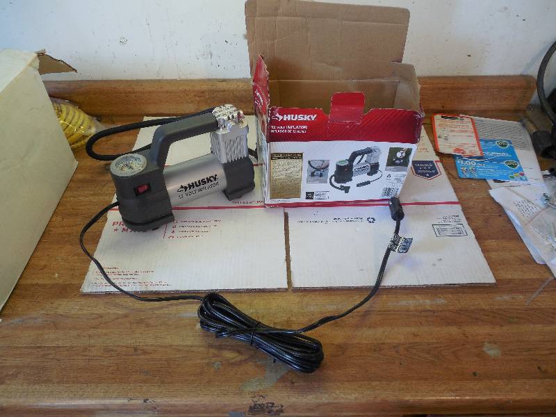 lot 39 image: Husky 12 Volt Inflator with Pressure Gauge to130-psi