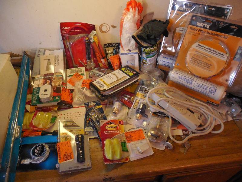 lot 42 image: HANDYMAN LOT OF GOODIES