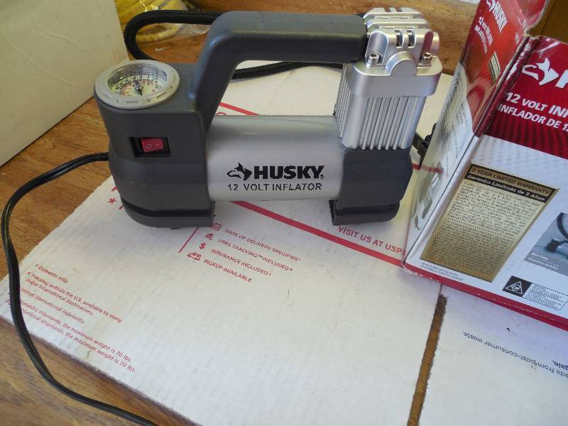 lot 40 image: Husky 12 Volt Inflator with Pressure Gauge to130-psi