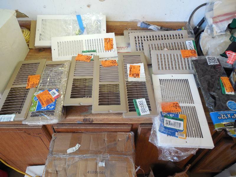 lot 44 image: 23 - Heat Register Vent Lot