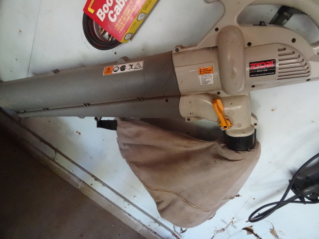 Mulching Blower Vacuum
