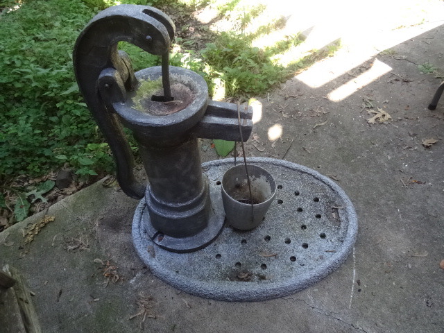 Pump Ornament