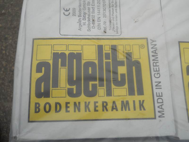 lot 1 image: Argelith Bodenkeramik German Tile
