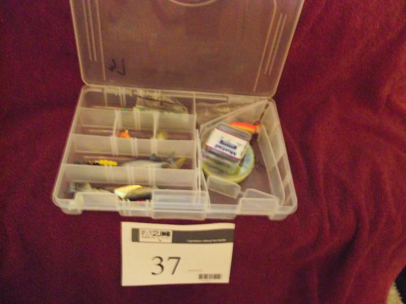 lot 37 image: Plastic tray with 6 lures and assorted tackle