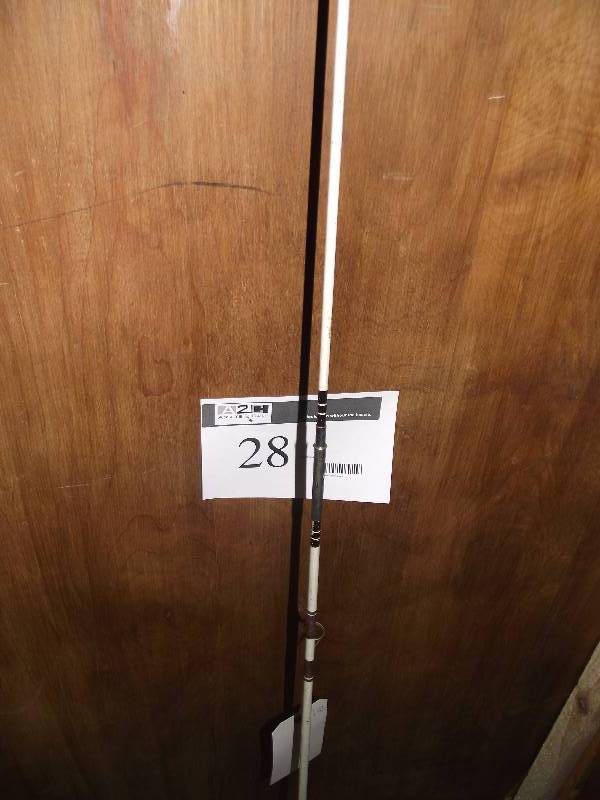 lot 28 image: Vintage Shakespeare Sportfisher glass casting rod 5  ft.