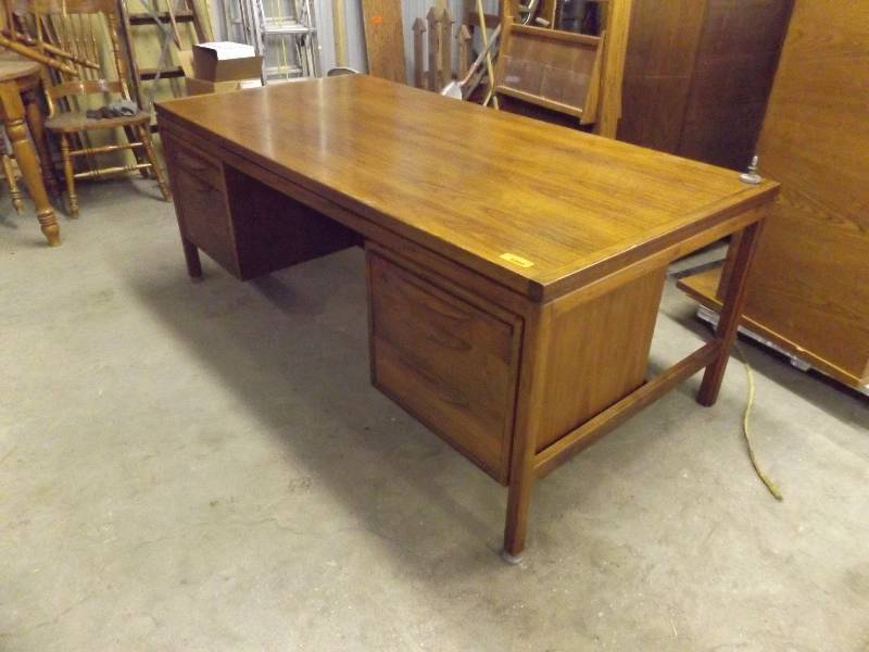 Wood 6 Drawer Desk
