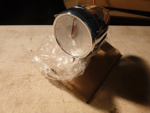 lot 39 image: John Bull Garage Bullet Mirror Desk Clock