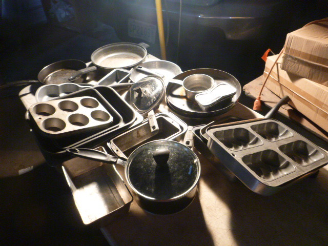lot 53 image: Miscellaneous Kitchenware