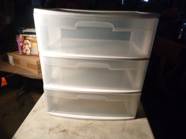 lot 81 image: 3 Drawer Storage Unit