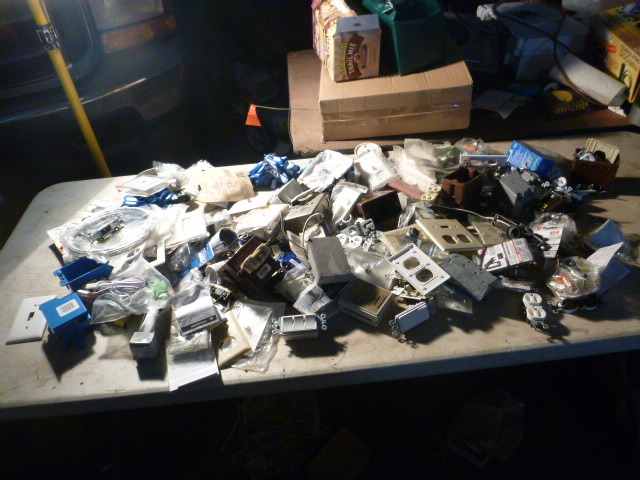 lot 95 image: Miscellaneous Electrical Items