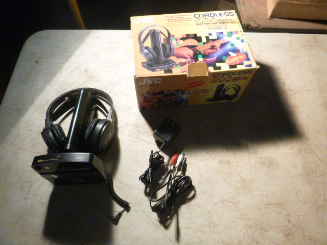 lot 96 image: JVC Cordless Headphones
