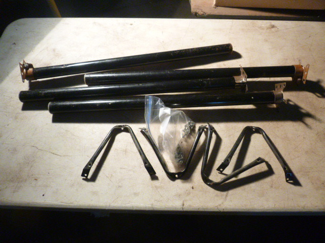 lot 97 image: 4 Table Legs