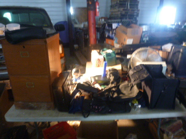 lot 121 image: Large Lot of Miscellaneous Items