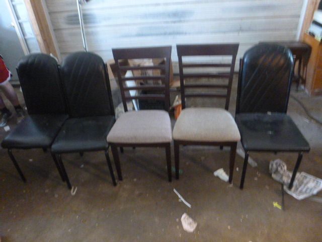 lot 125 image: 5 Chairs
