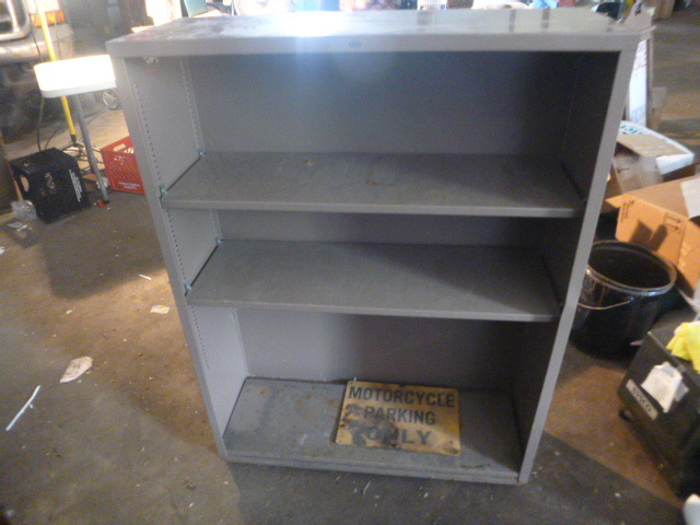 lot 126 image: Metal Bookshelf
