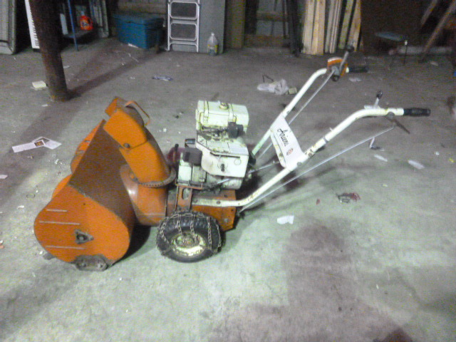 lot 127 image: Ariens Snowblower