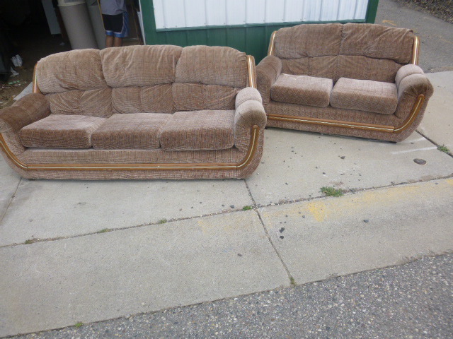 lot 141 image: Couch and Loveseat