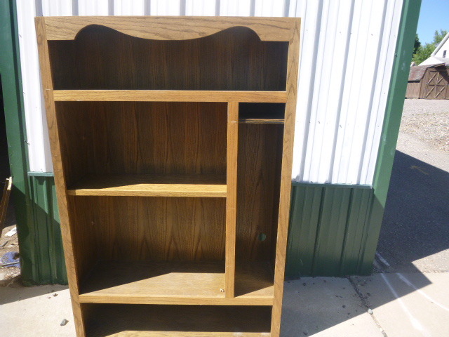lot 146 image: Entertainment Center