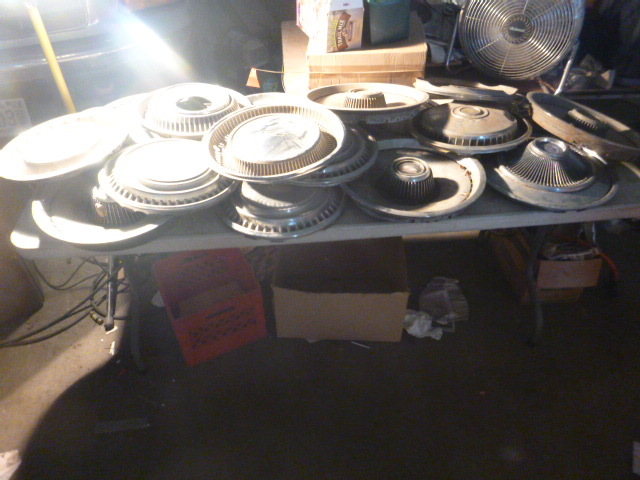 lot 152 image: Miscellaneous Hub Caps