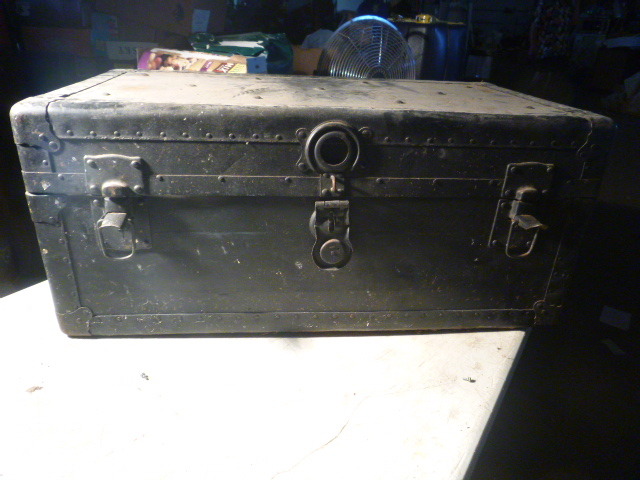 lot 153 image: Vintage Trunk