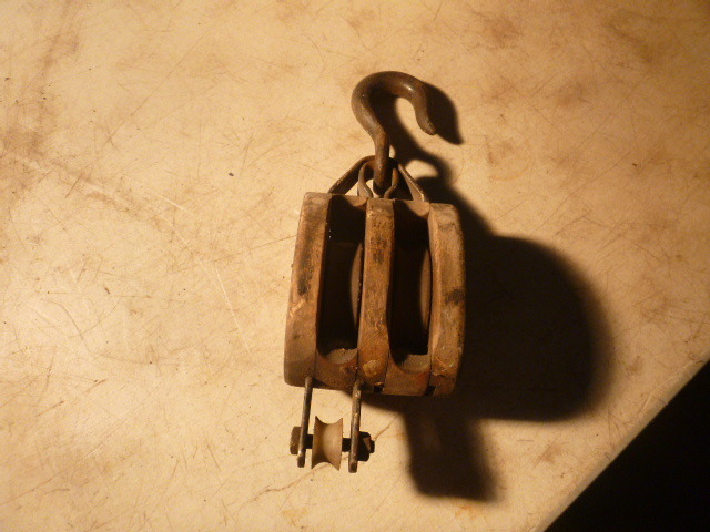 lot 187 image: Vintage Pulley