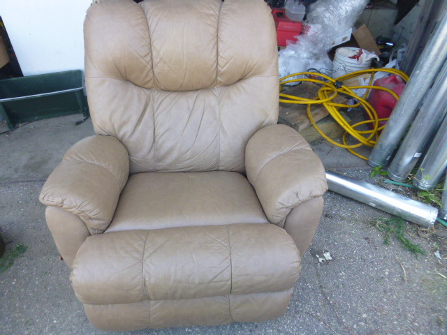 lot 192 image: Recliner