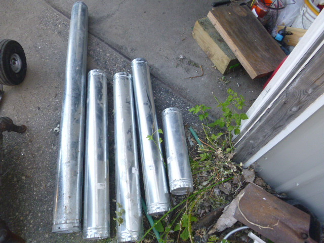lot 202 image: Miscellaneous Stove Pipe
