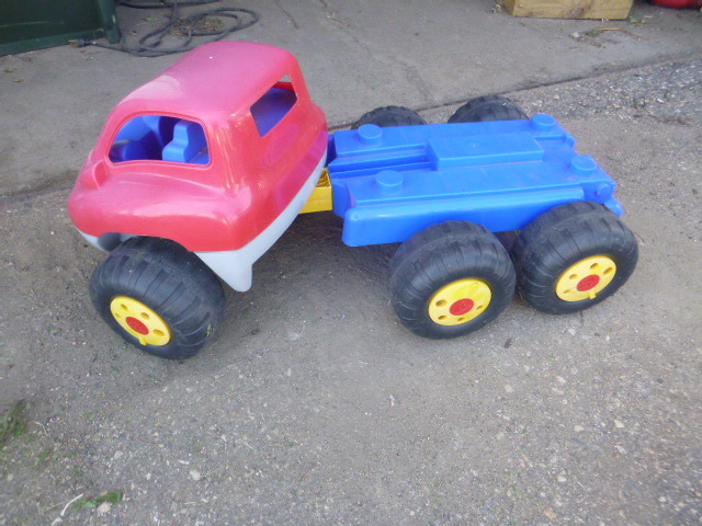 lot 203 image: Large Toy Truck