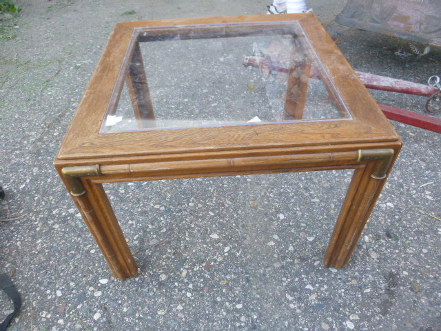 lot 206 image: End Table