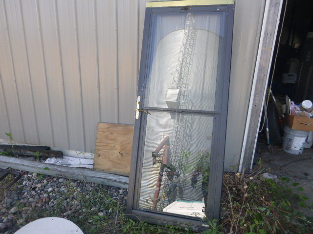 lot 208 image: Storm Door